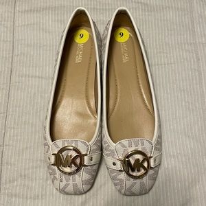 BRAND NEW! Michael Kors Flats